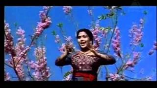 Thendral Enthan  Iniyavalae Tamil Song  Gauthami Suvalakshmi [upl. by Aral]