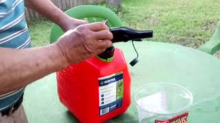 How to pour gas out of a Scepter gas can [upl. by Jobe]